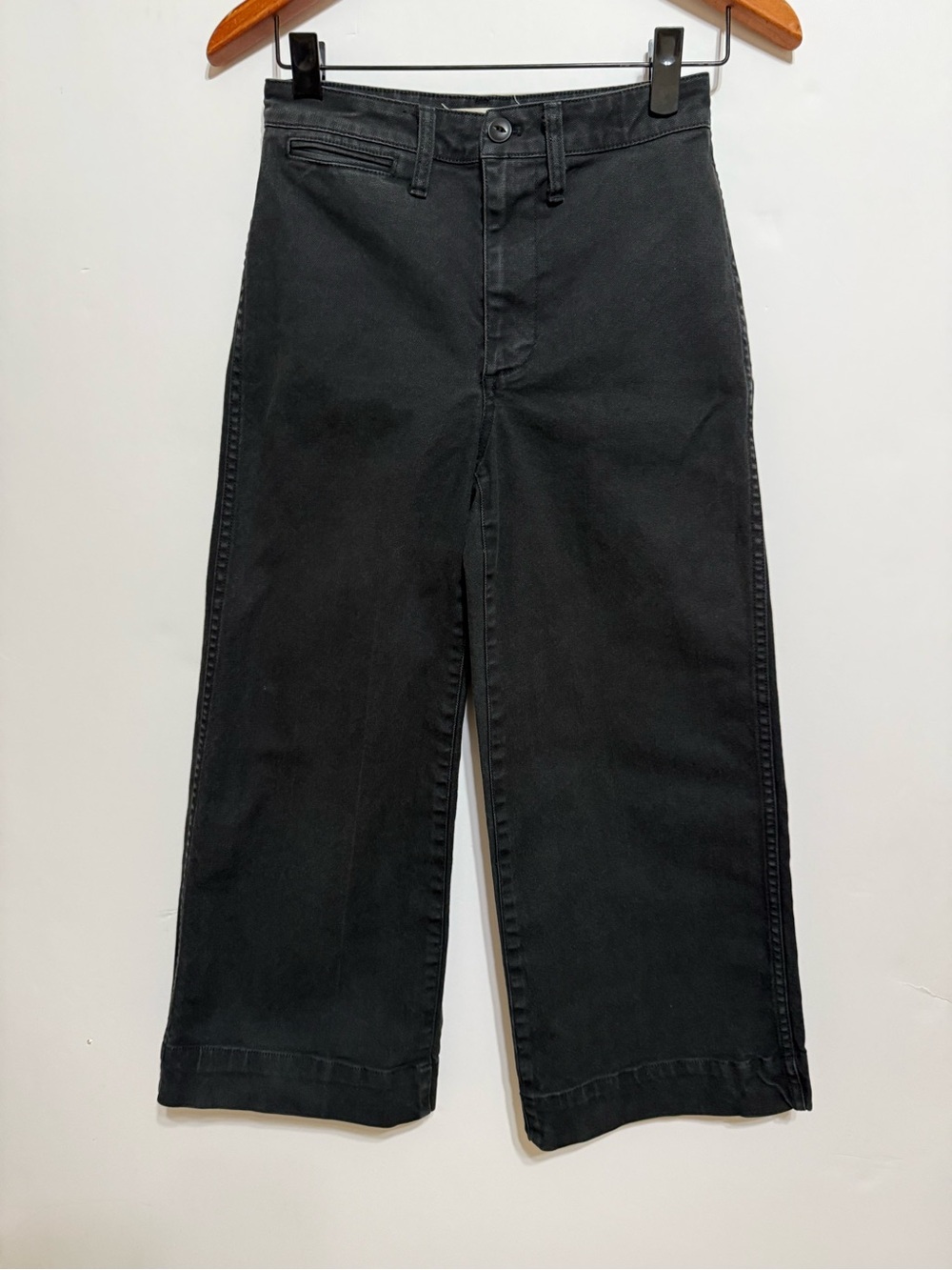 Madewell faded black Emmett crop jeans